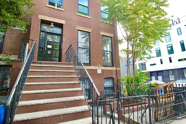 Rented by Hagstrom Management Inc | media 10