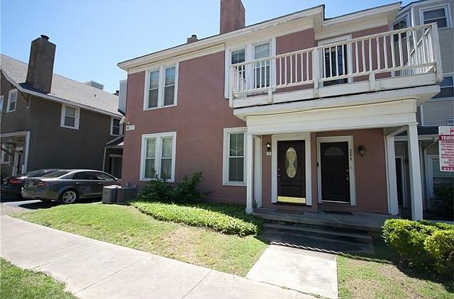 1st image of 901 W 22nd St APT 108