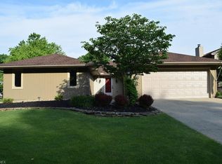 10032 N Surfside Cir, Aurora, OH 44202
