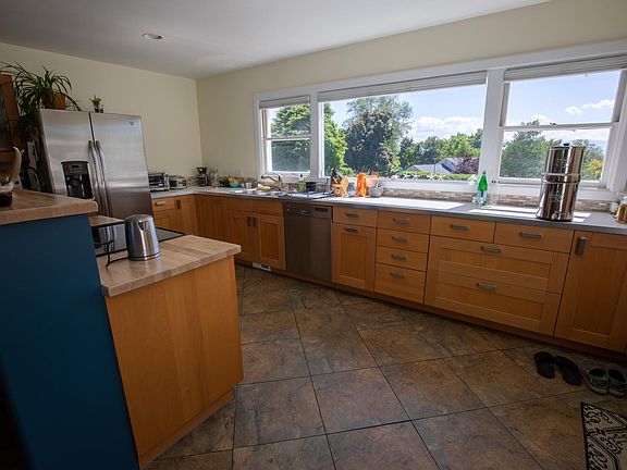 4th image of 3385 E Gregson Ave