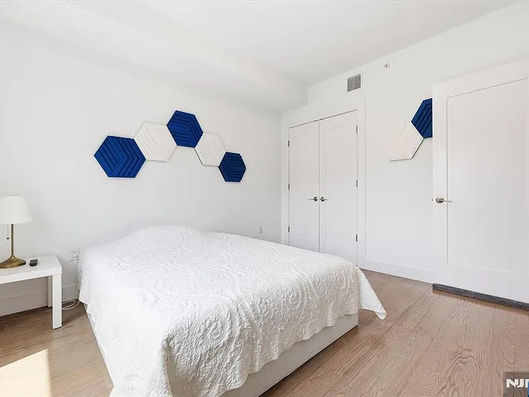 30 Lafayette Ave — Photo 22