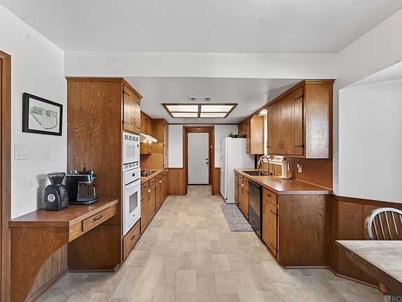 5th image of 10656 Cal Rd