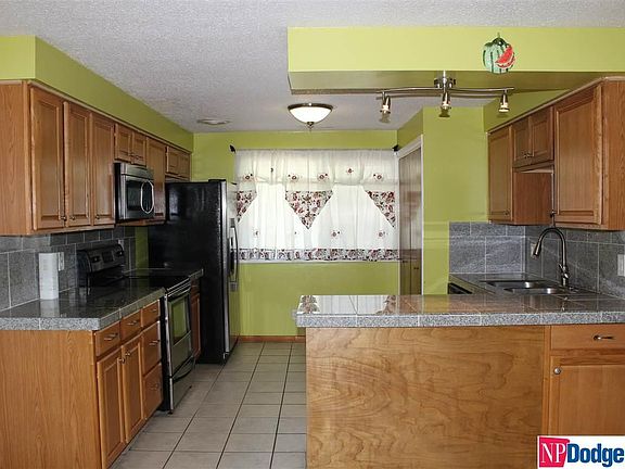 3rd image of 4604 N 83rd Avenue Cir