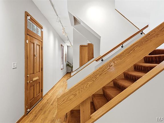 3rd image of 937 Rutger St
