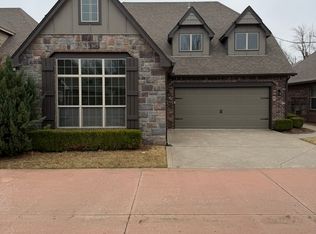 3304 W Oakland St, Broken Arrow, OK 74012