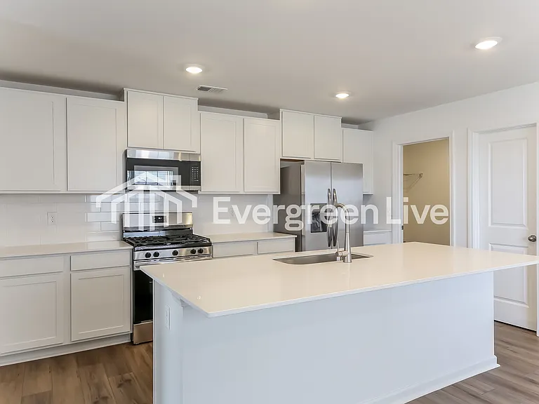 1372 Hugh Mack Ct — Photo 6
