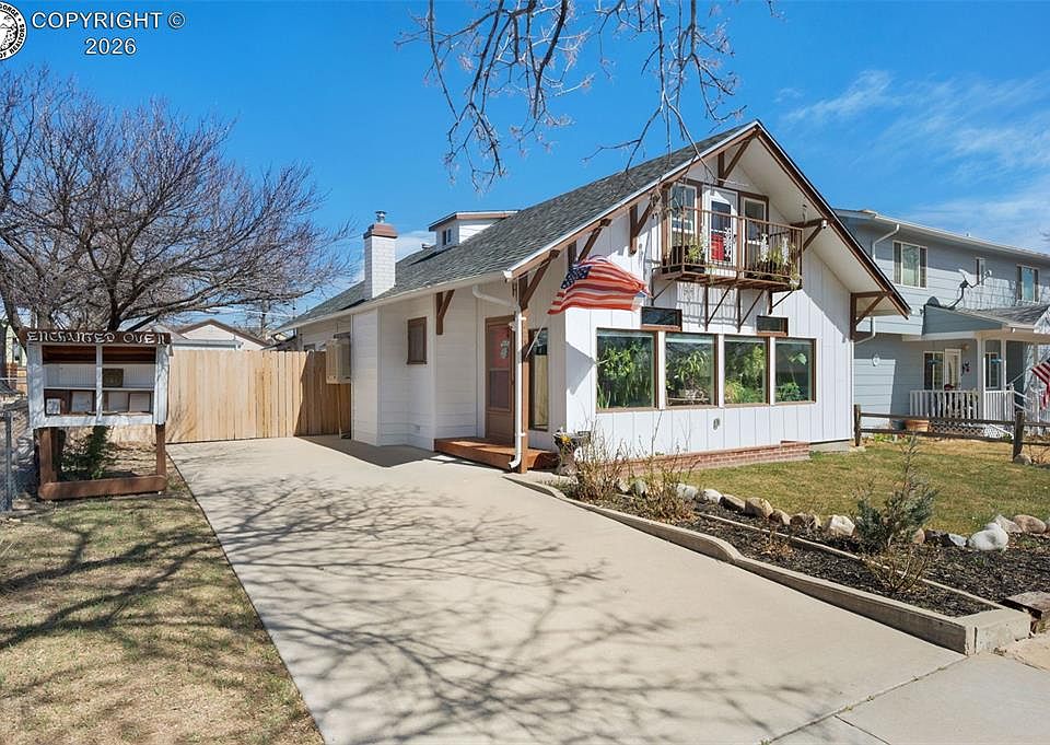 1st image of 821 Barr Ave