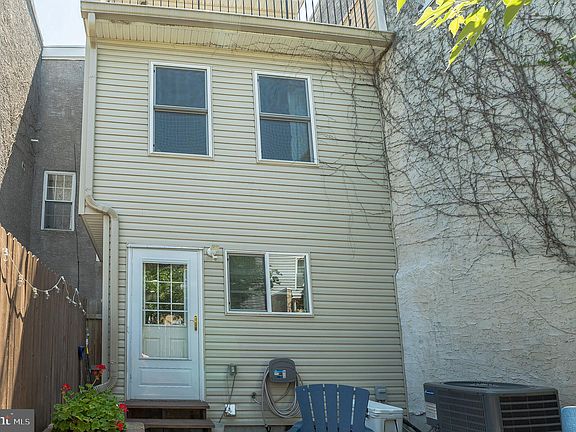 5th image of 1715 Wylie St