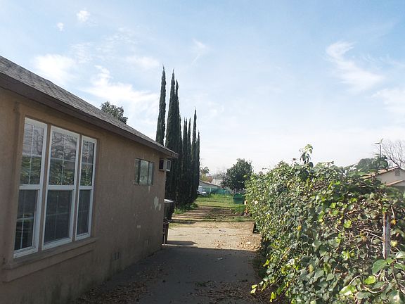 3rd image of 12852 Yorba Ave