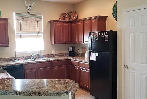 5th image of 661 Highland Meadows St