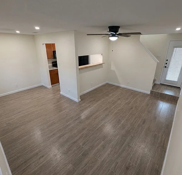 13303 Lyndhurst St #SIDE B — Photo 4