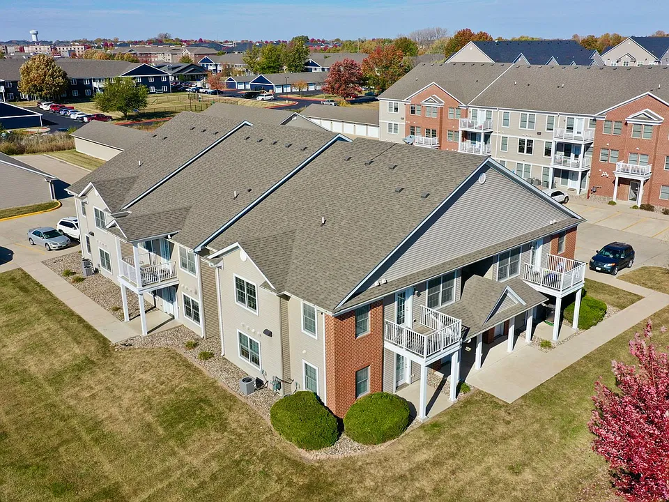 1333 Mayfield Dr