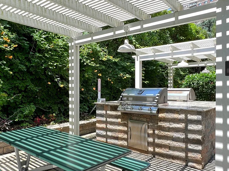 36 Hamilton Ave #5E — Photo 5