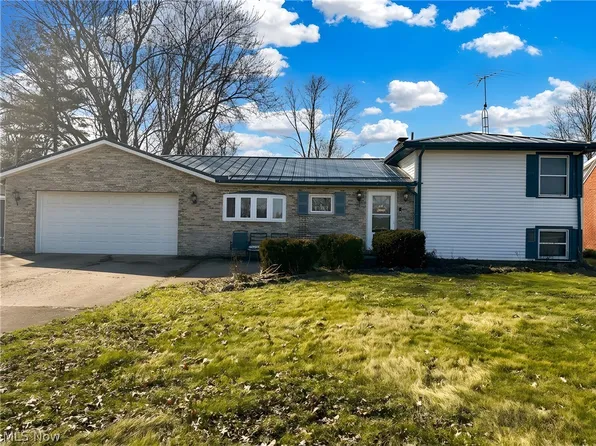 945 N 12th St, Sebring, OH 44672