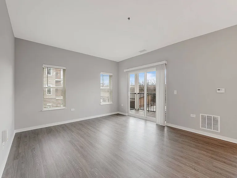 Lincoln Station Rowhomes — Photo 24