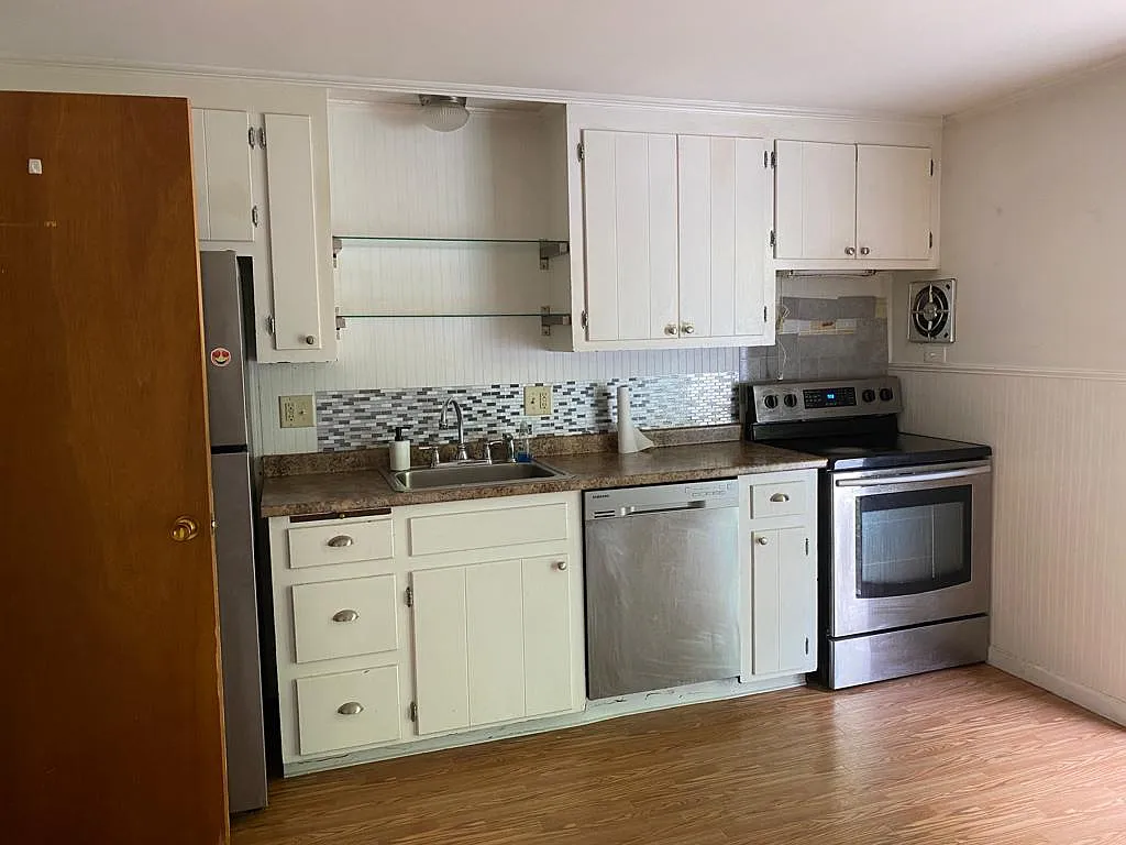 2 bed, 1.5 bath, 1080 sqft, $2,300 — Photo 2