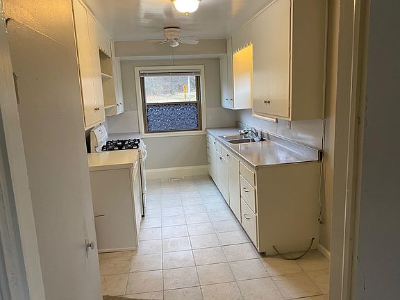 2nd image of 901 W University St