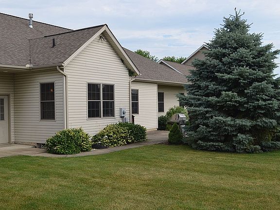 3rd image of 4964 Stanbury Cir NW
