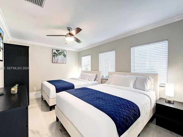 1307 Rodman St — Photo 11