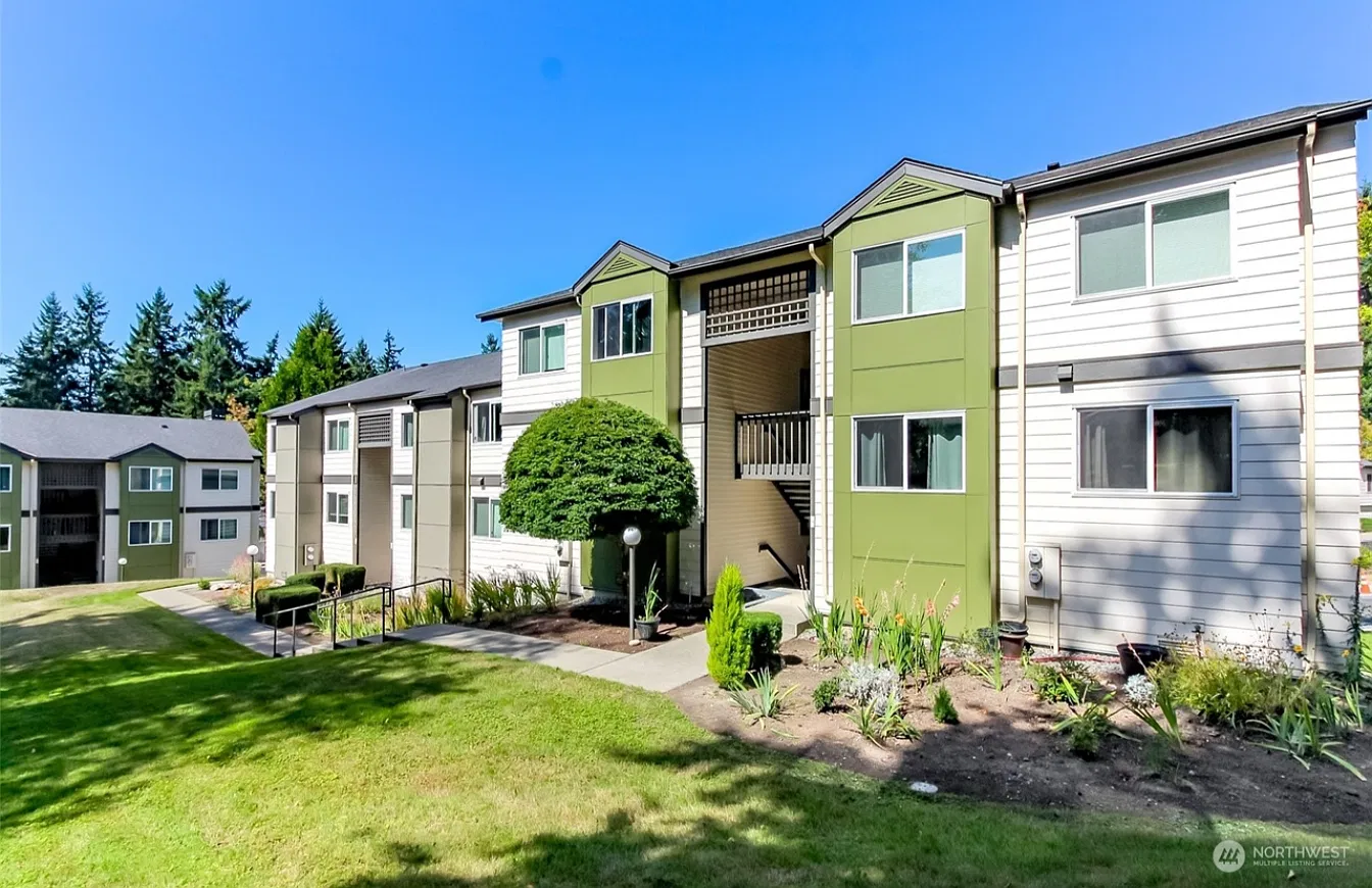 2 bed, 998 sqft, $2,200 — Photo 3
