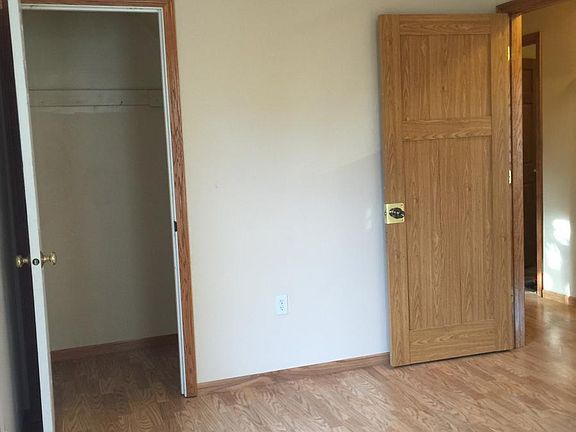 Upstair 1st Front Bedroom with Closet
