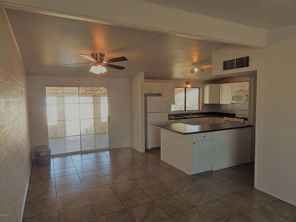 3rd image of 625 W 4th Ave