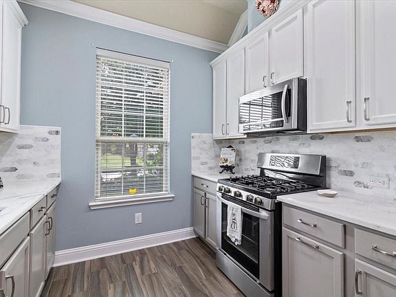 5th image of 43 Wood Drake Pl