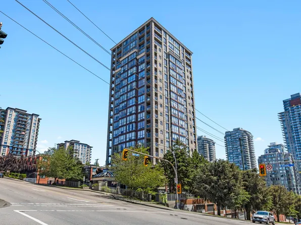 850 Royal Ave #1901, New Westminster, BC V3M 1A6
