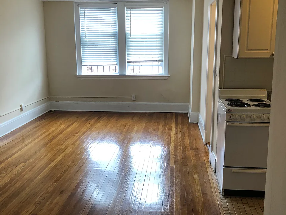 77 Main St #3