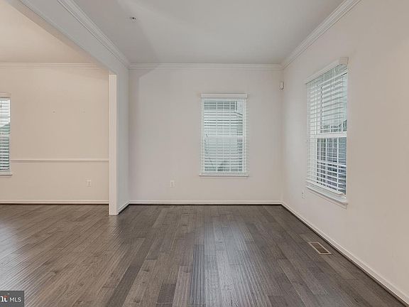 4th image of 9735 Dumbarton Dr