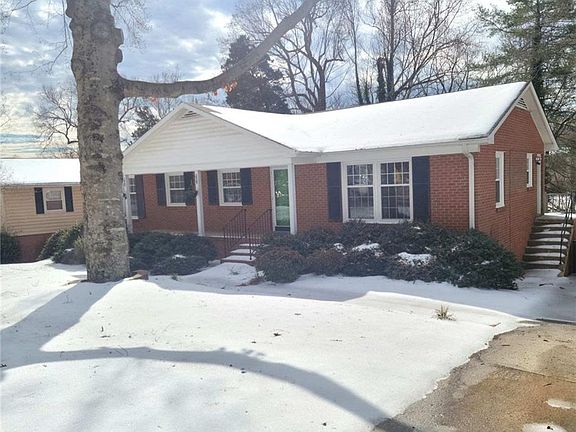 2nd image of 2730 London Ln