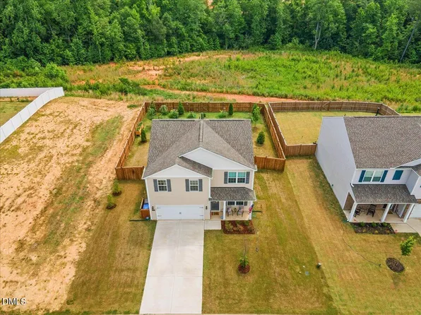 269 Blue Aspen Dr, Fuquay Varina, NC 27526