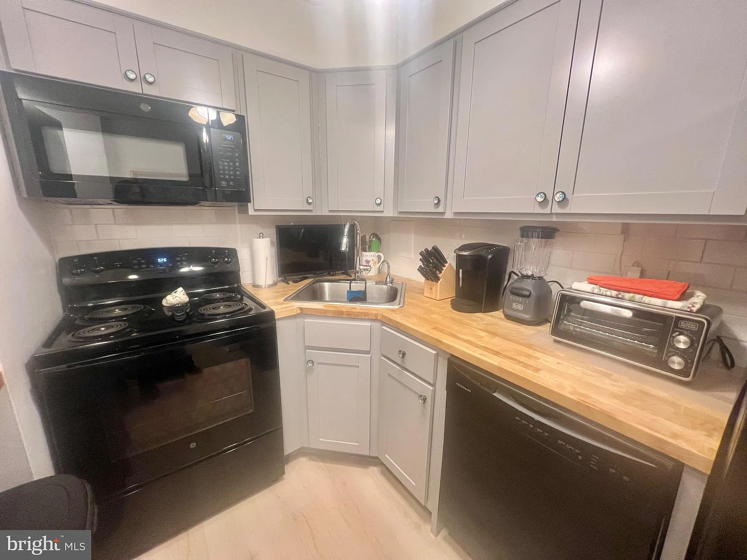 Warwick — Photo 4