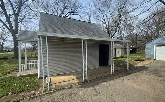 4th image of 562 Ashwood Rd