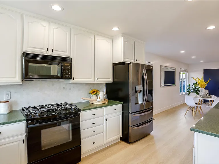 5261 Sussex Pl — Photo 7