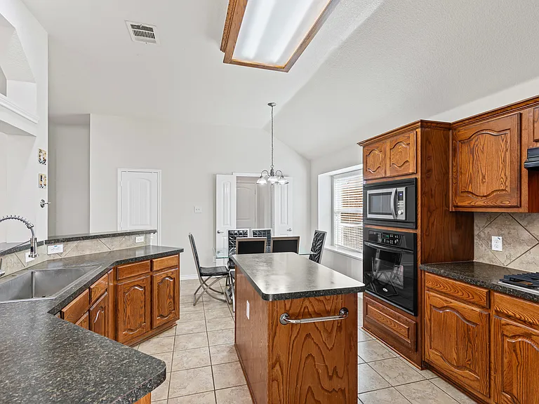 3509 Manor Dr — Photo 10