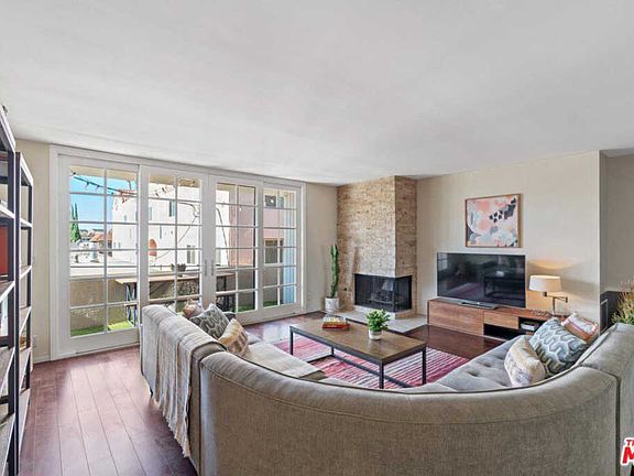 4th image of 1233 Amherst Ave APT 206