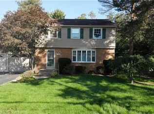 518 Maiden Ln, Rochester, NY 14616