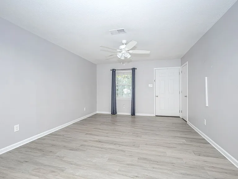 201 Audrey Cir — Photo 15