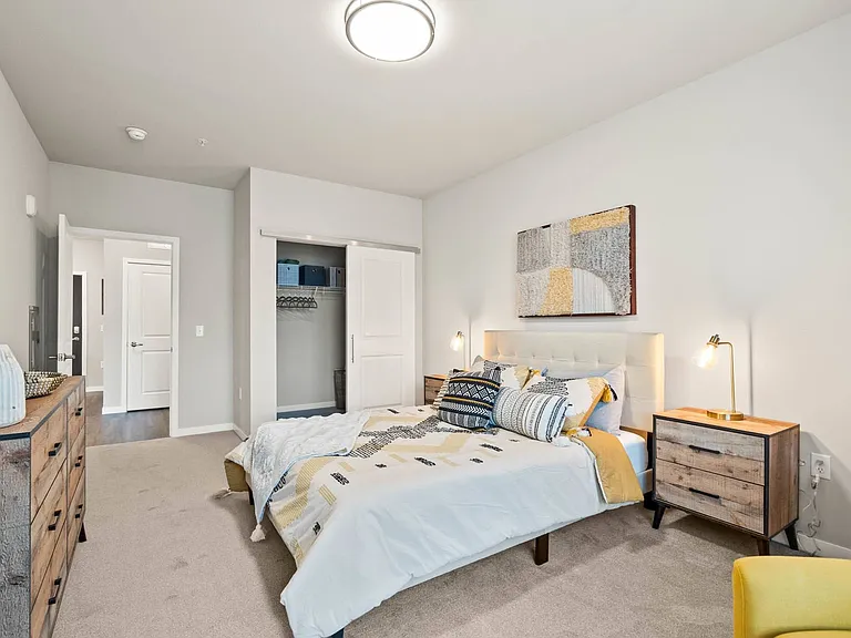 The 85 Bedroom | Apartments