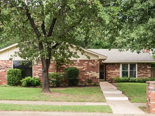 3501 Pecan Cir, Bedford, TX 76021