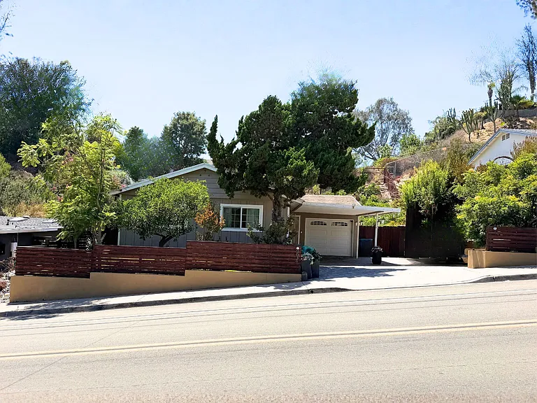2036 Boundary St — Photo 7