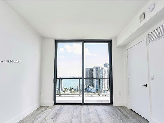 2nd image of 121 NE 34th St #Penthouse 3209