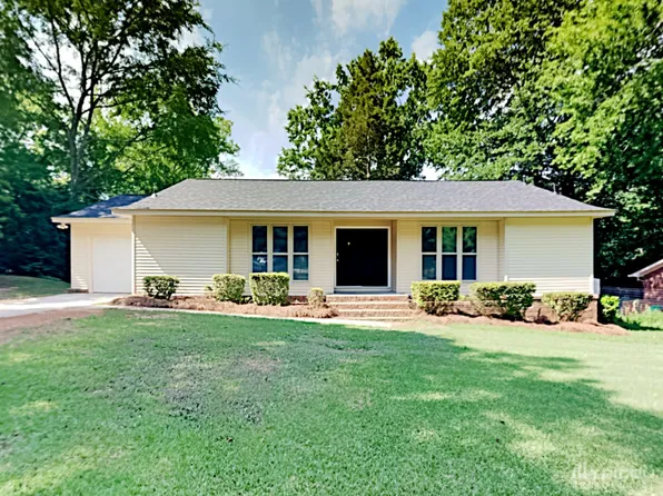 649 N Royal Tower Dr, Irmo, SC 29063