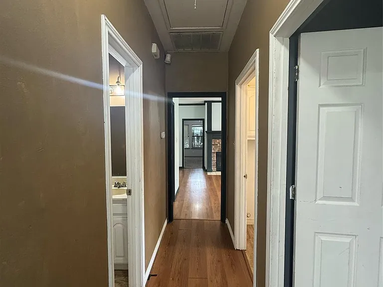 201 E Windsor Dr — Photo 19