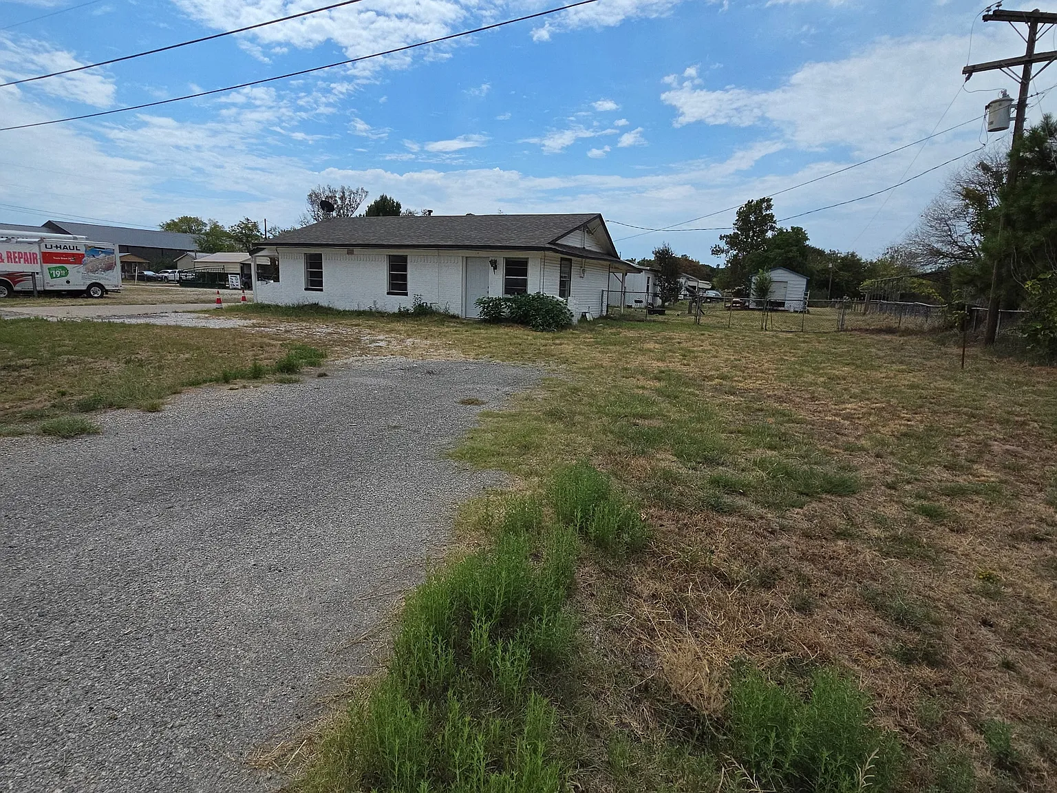 3 bed, 1000 sqft, $1,200 — Photo 1