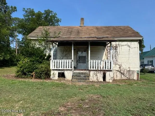 105 2nd Street, Laurinburg, NC 28352