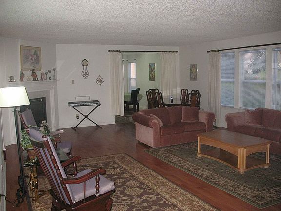 4th image of 12144 Brushfield Ln