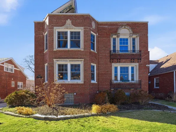 9908 S Bell Ave, Chicago, IL 60643