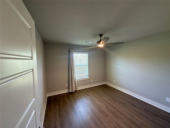 2nd image of 23 Briscoe Ln